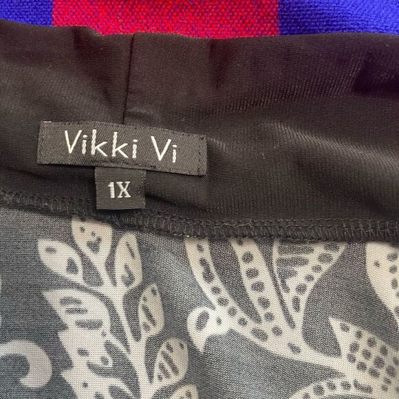 Vikki Vi Black White Floral Plus Size Cardigan Size 1X - Picture 5 of 8